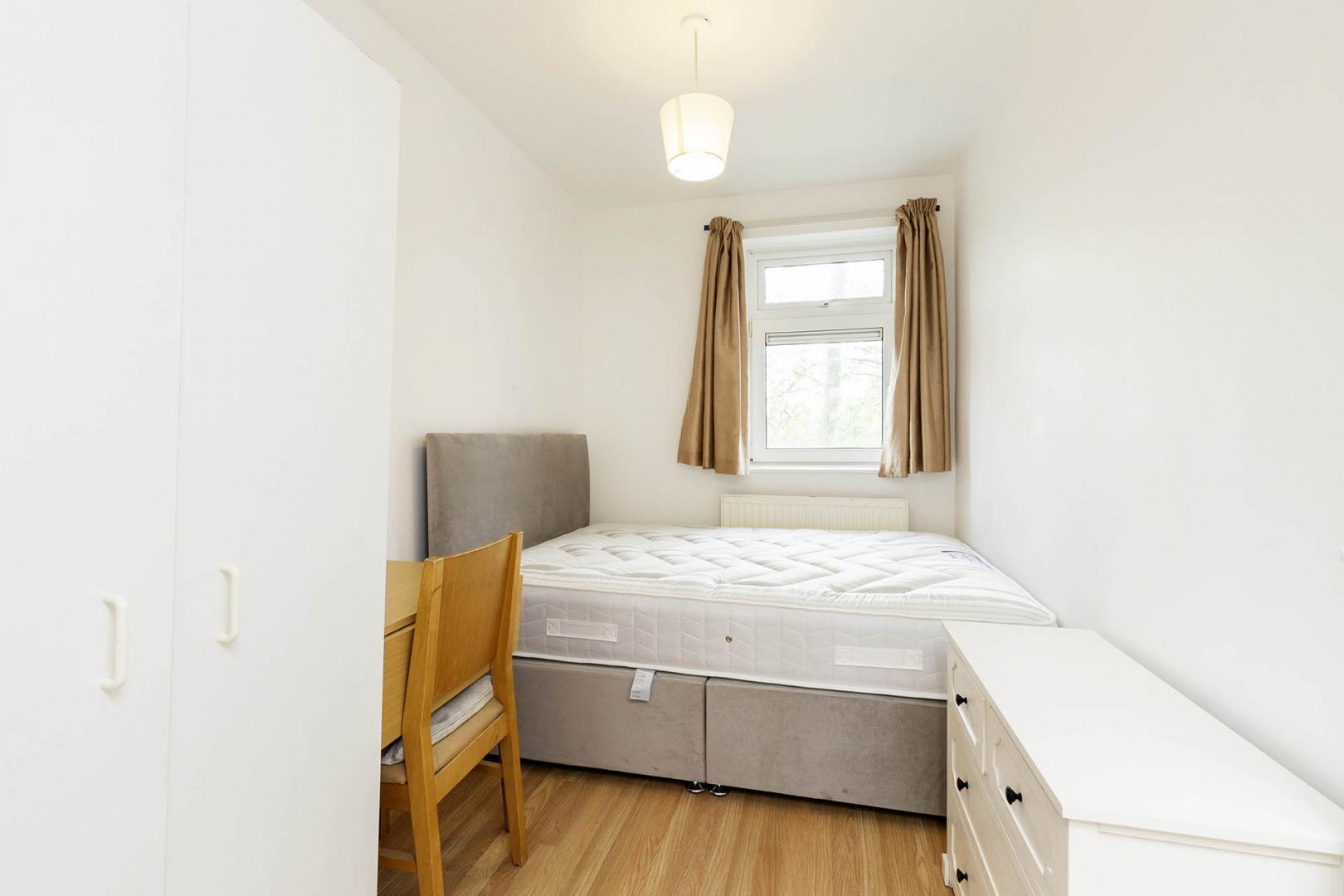 			NEW INSTRUCTION!, 4 Bedroom, 1 bath, 1 reception Flat			 Hilldrop Road, Tufnell Park